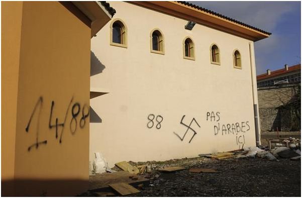 mosquée de Saint-Etienne profanée