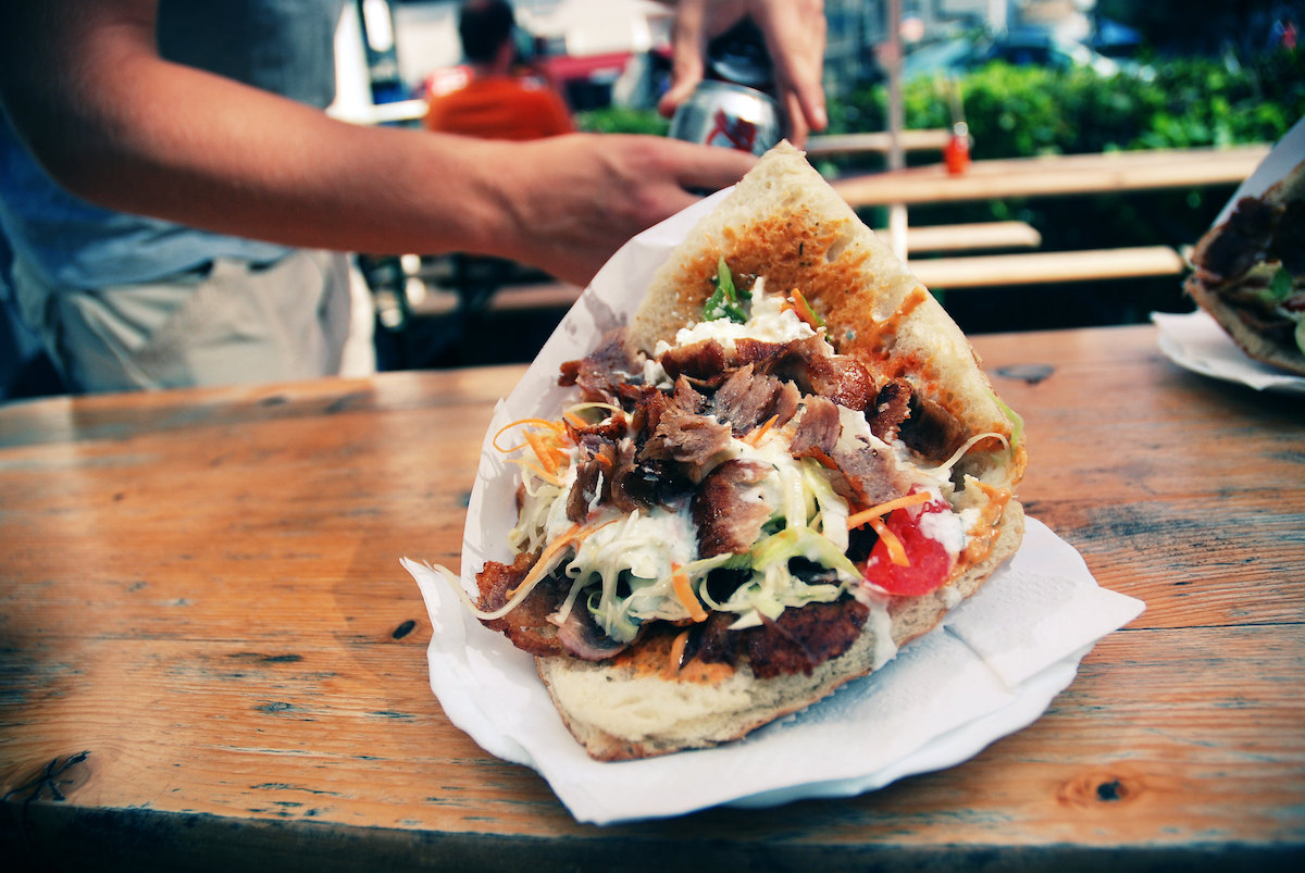 Combien De Calories Pour Un Kebab Les kebabs, ces déchets gastronomiques | Al-Kanz