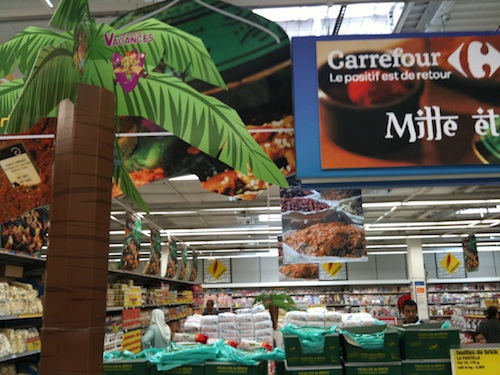 Promotion tapis de cuisson avec rebord dans votre magasin CARREFOUR MARKET  - Prixing