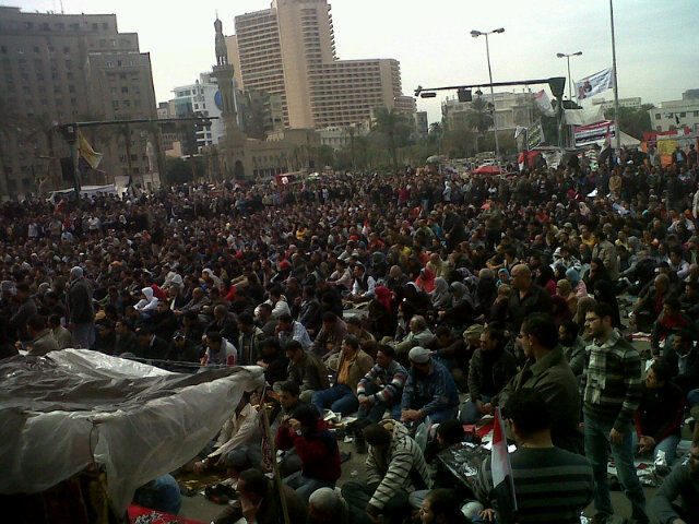 Tahrir : vendredi, on y prie