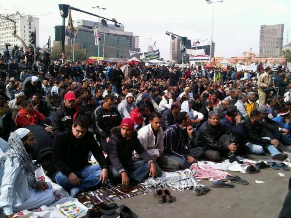 Tahrir : vendredi, on y prie