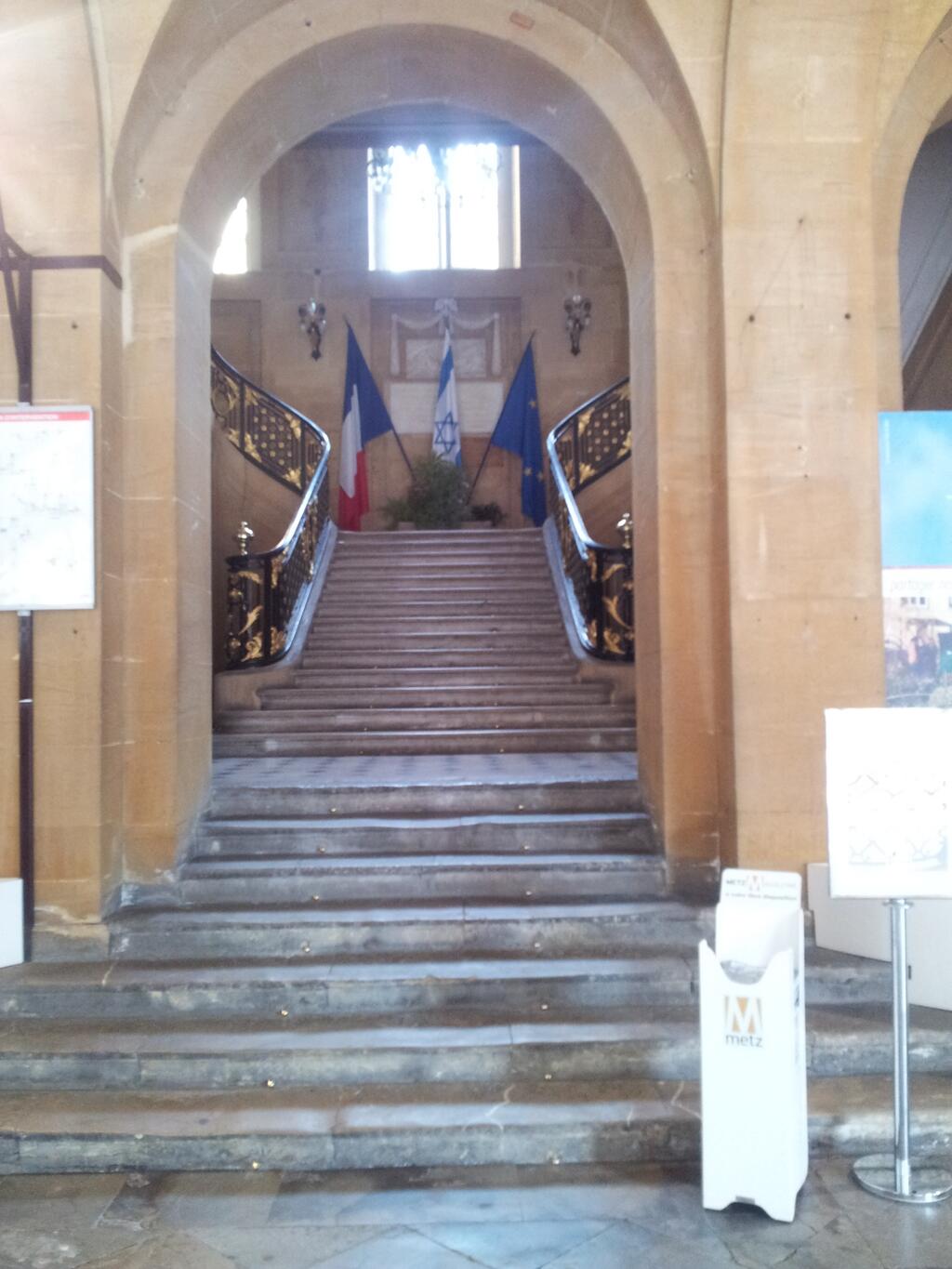 Drapeau israélien à la mairie de Metz
