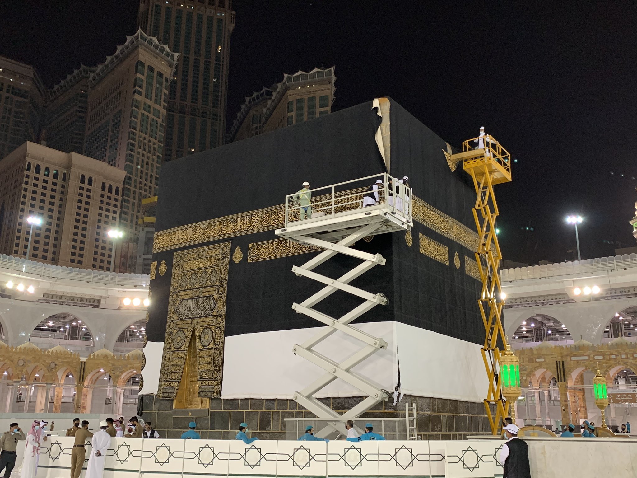 kiswa change Kaaba